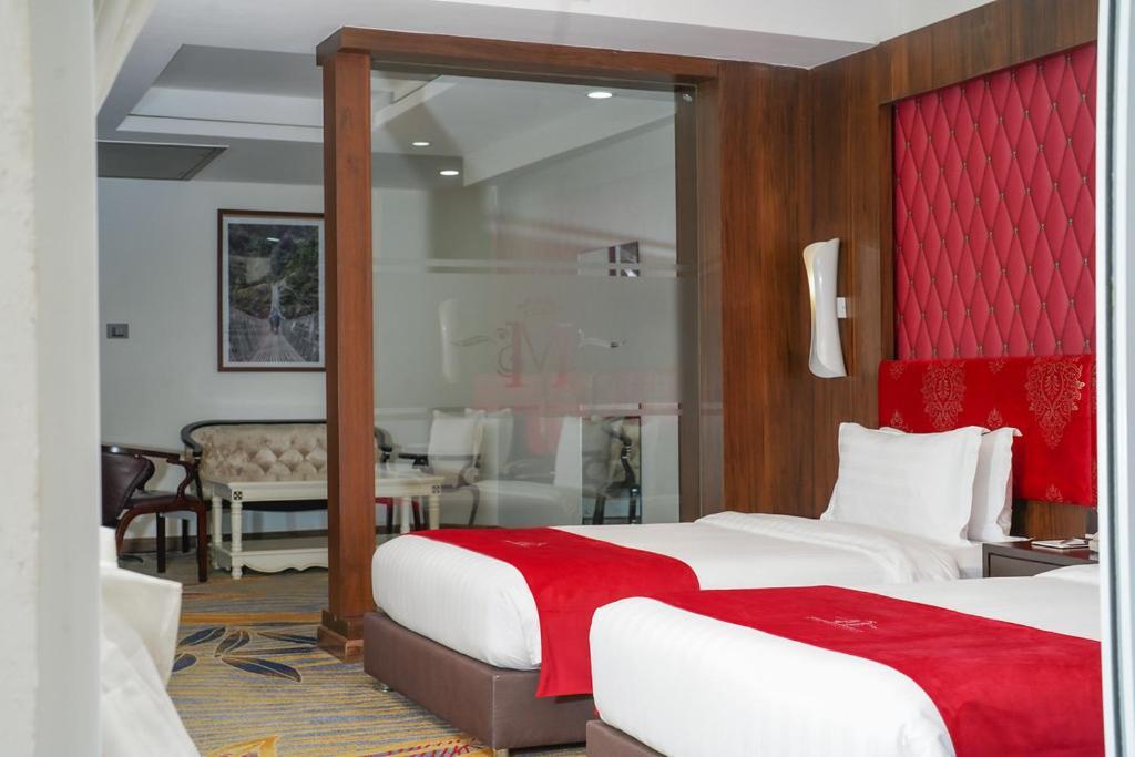 Hotel Mechi Crown Kakarvitta ภายนอก รูปภาพ