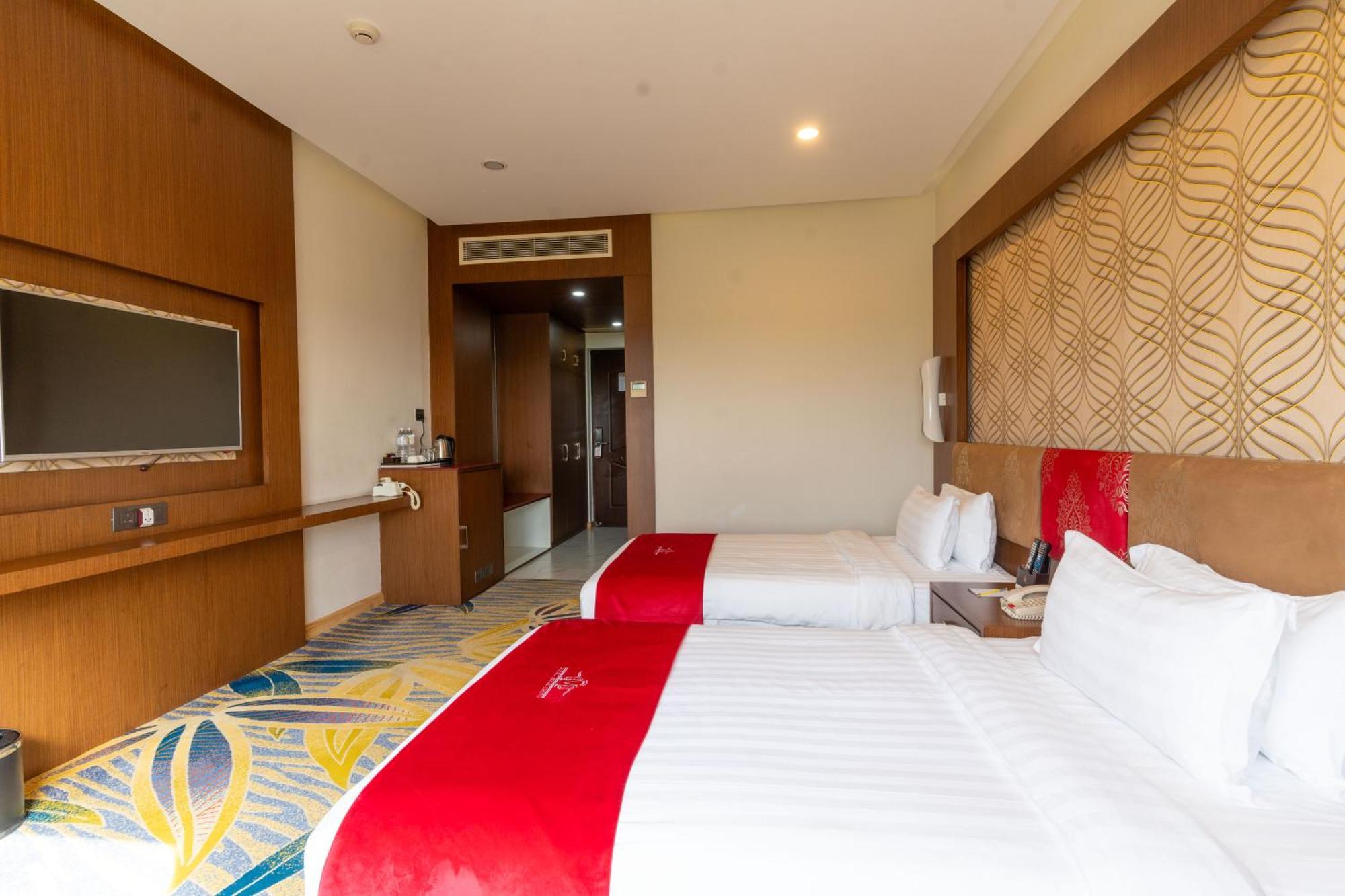 Hotel Mechi Crown Kakarvitta ภายนอก รูปภาพ